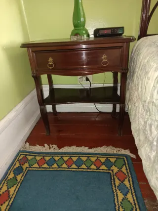 Dormitorio de madera oscura Se aceptan ofertas