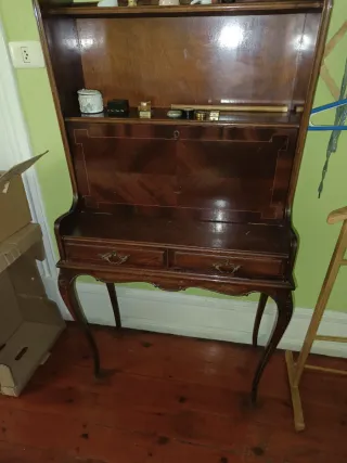 Dormitorio de madera oscura Se aceptan ofertas