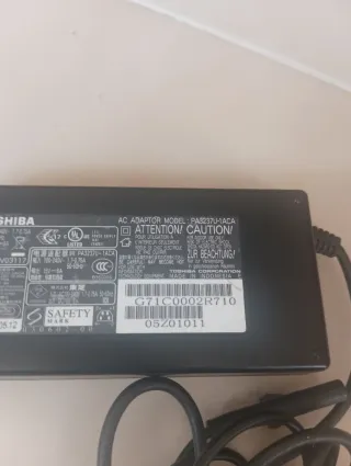 Cargador Toshiba 120W 4 pines