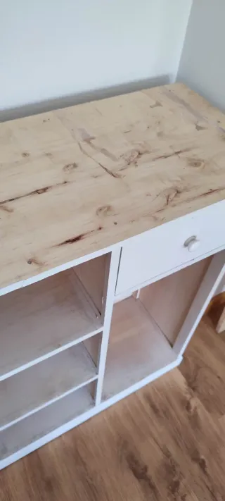 Mueble de madera para restaurar