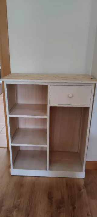 Mueble de madera para restaurar