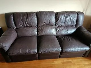 Sofá de piel marrón de 3 plazas y otro de una