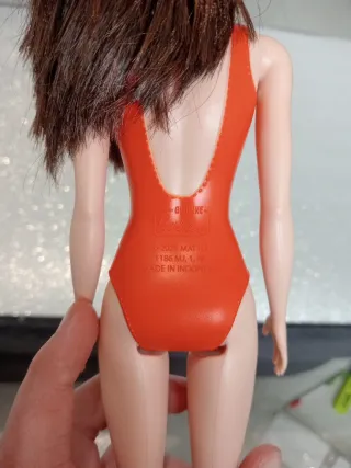 Bambola Barbie Mattel costume  bagno stampato mora