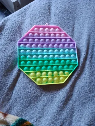 Juguete Pop It Octogonal Multicolor Pago en mano