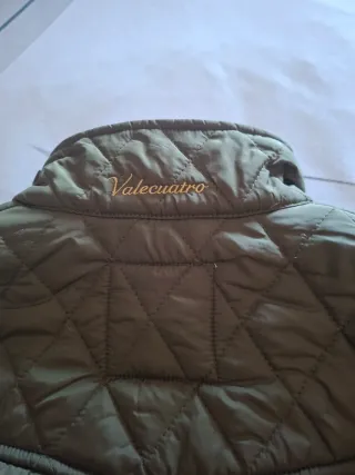 Cazadora Valecuatro verde acolchada