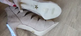 Sandalias de tacón beige