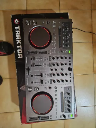 Pioneer DDJ-T1 DJ Controller Traktor