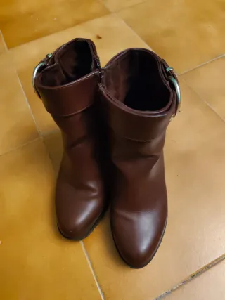 Botines Stradivarius Marrones Talla 35