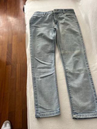 Pantalón vaquero azul claro