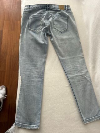 Pantalón vaquero azul claro