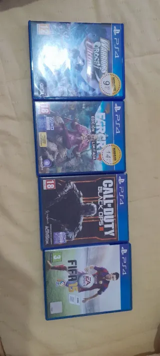 PS4 (PlayStation 4) Blanca con Mandos