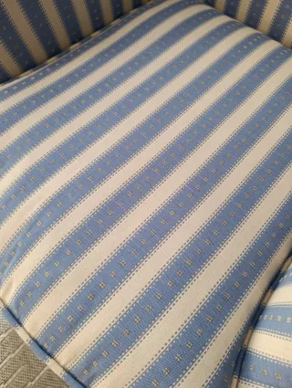 Sillón orejero rayas azul y beige