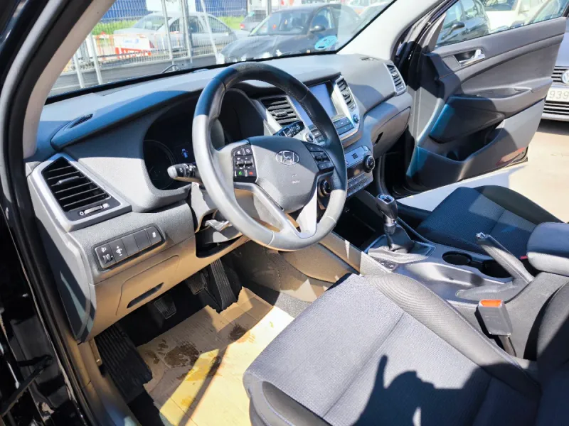 Hyundai Tucson 1.7 CRDI BD Tecno Sky Safe 4x2 2016, foto 10