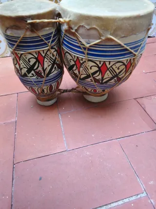 Timbal antiguo decorado