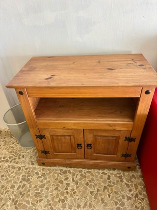 Mesa de comedor rústica de pino