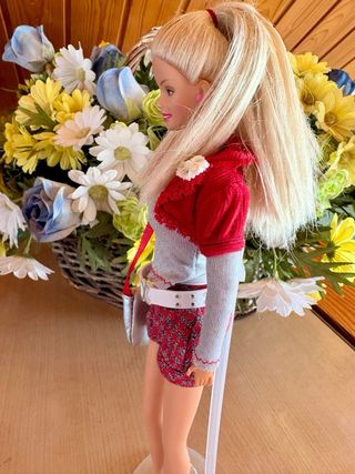 Barbie anni 2000 con completo