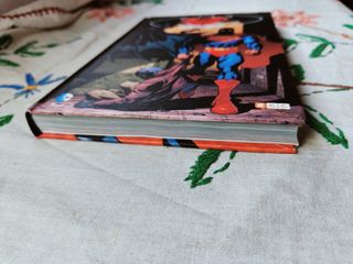 Batman Superman Enemigos Públicos. Loeb. ECC.