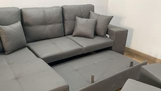 Sofá cama moderno con almacenamiento y puff - Beige y gris