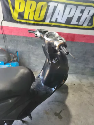 Yamaha Neos 2T Scooter