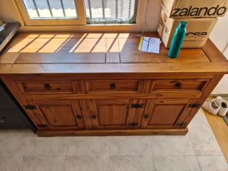 Aparador de madera rústico