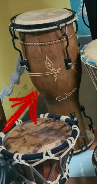 Timbal grande de madera.