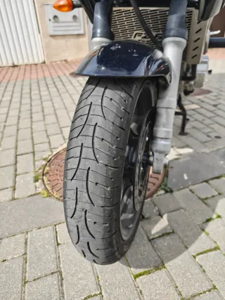 Yamaha FZ6 Negra con Baúl