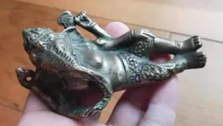 Ganesha de bronce tumbado 13x7 cm