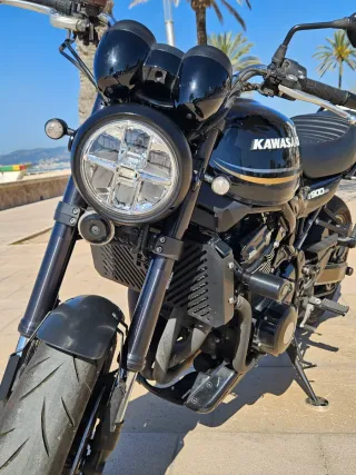 Kawasaki Z900RS Negra