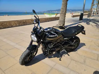 Kawasaki Z900RS Negra