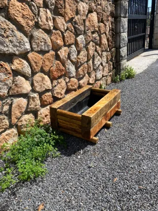 Fioriere artigianali in legno riciclato