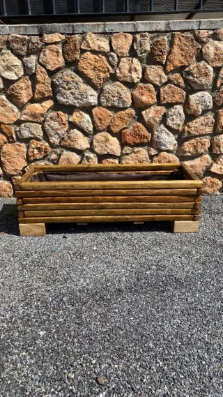 Fioriere artigianali in legno riciclato