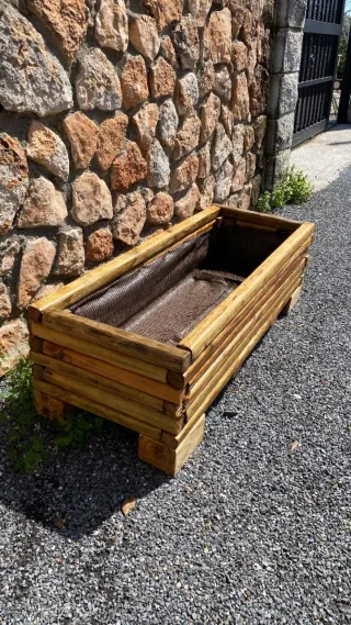 Fioriere artigianali in legno riciclato