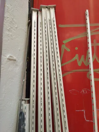 Estantería metálica tijera. Solo vendo soportes.