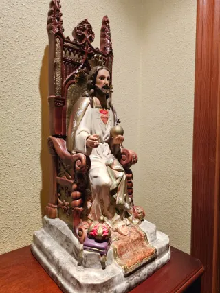 Escultura Cristo Rey Trono