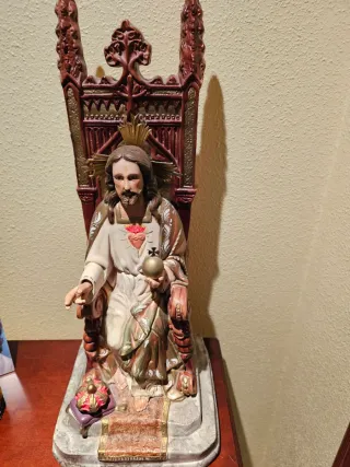 Escultura Cristo Rey Trono