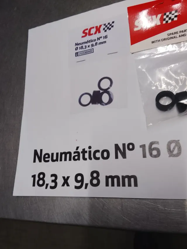 Neumáticos Scalextric N° 16 (18,3 x 9,8 mm)