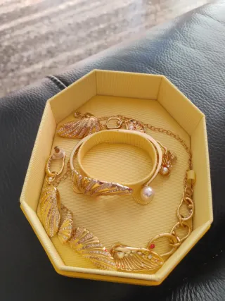 Conjunto Swarovski Collar, Anillo y Pendientes,pus
