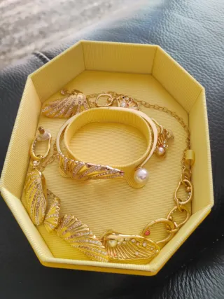Conjunto Swarovski Collar, Anillo y Pendientes,pus
