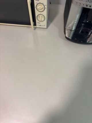 Mesa de comedor blanca grande