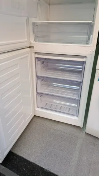 Oferta pack Nevera marca Beko altura 1:85cm ancho