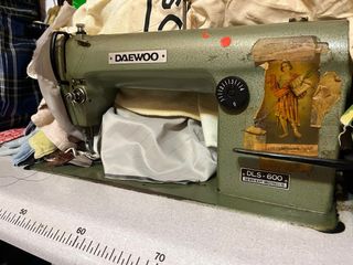 Máquina de coser industrial DAEWOO DLS-600