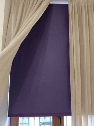 Store Lila Cortina Beige y Morada