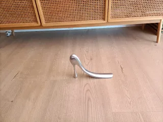 Calzador Manolo Blahnik para Habitat