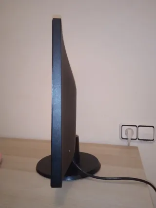 Monitor Philips con entrada y cable HDMI