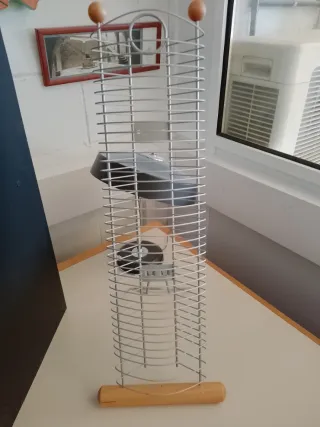 Organizador de CDs metálico