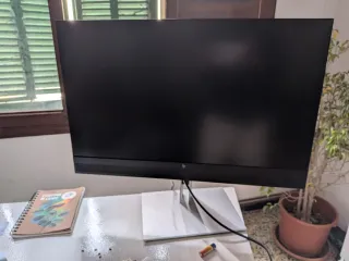 Pantalla HP con Altavoces y Webcam