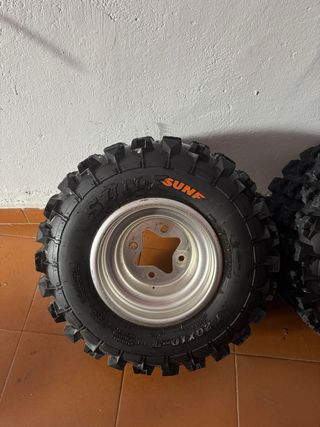Llantas traseras Quad LTZ400