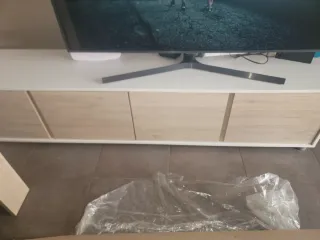 Mueble TV blanco y madera