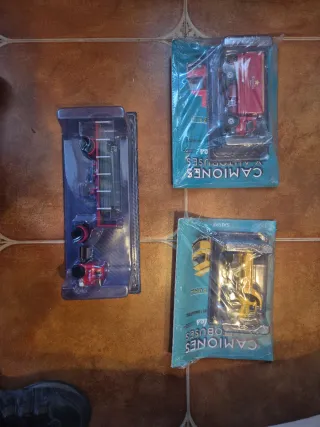 Lote 3 camiones escala 1:43 Salvat