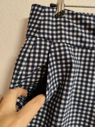 Pantalón de chica talla 42-44 de Zara.